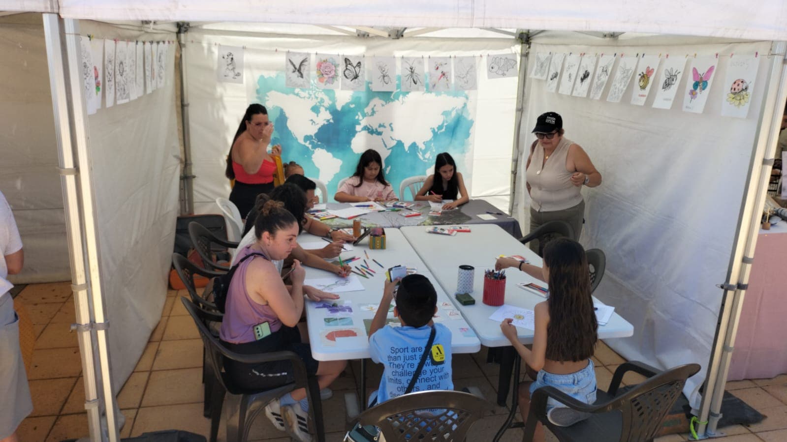 Draw Your Country's Flower and Your Favourite Pollinator - All ages, all origins, one shared world